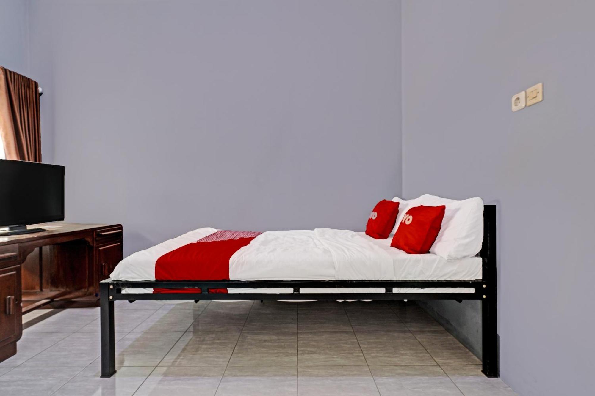 Oyo Life 91592 Aaliya Guest House Syariah Lebakwangi 외부 사진